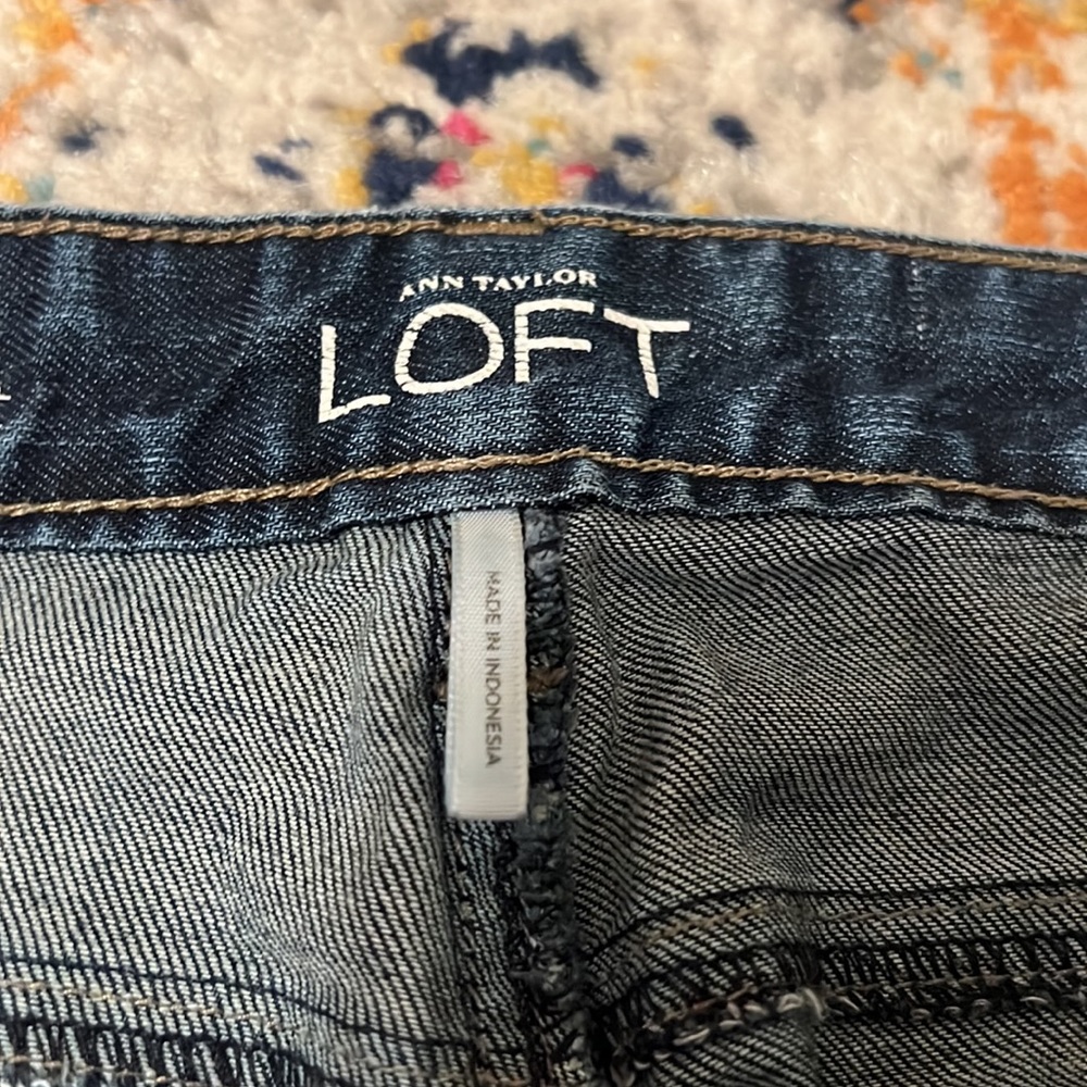 Women’s LOFT 12P 31P petite Modern Straight 5 pocket jeans, no distressing - Picture 3 of 13